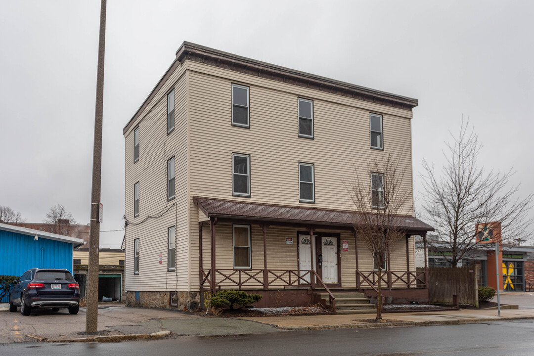 180 Western Ave in Allston, MA - Building Photo