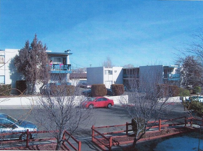 1355 Carlin St in Reno, NV - Building Photo - Building Photo