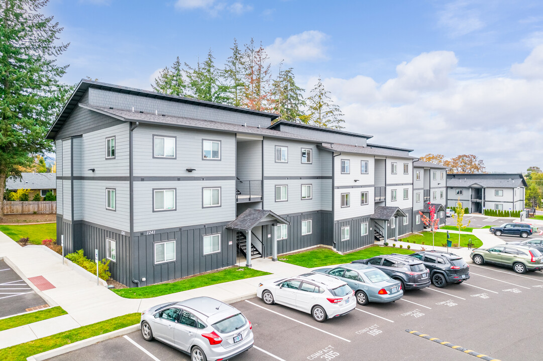 Riverbend Apartments in Salem, OR - Building Photo