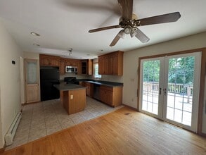 753 Evergreen Ave in Hamden, CT - Building Photo - Building Photo