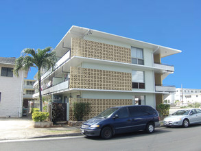 832 Paani St in Honolulu, HI - Building Photo - Building Photo