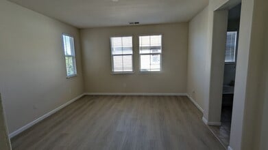 86 Standley Ct in Pittsburg, CA - Building Photo - Building Photo