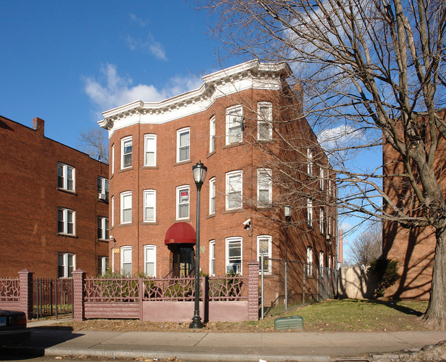 170 New Britain Ave in Hartford, CT - Building Photo - Building Photo