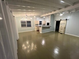 500 Silver Beach Ave, Unit #2 Gigantic Loft 2nd FL in Daytona Beach, FL - Building Photo