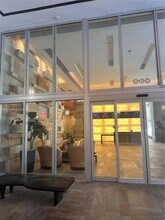 55 SE 6th St, Unit 1207 in Miami, FL - Foto de edificio - Building Photo