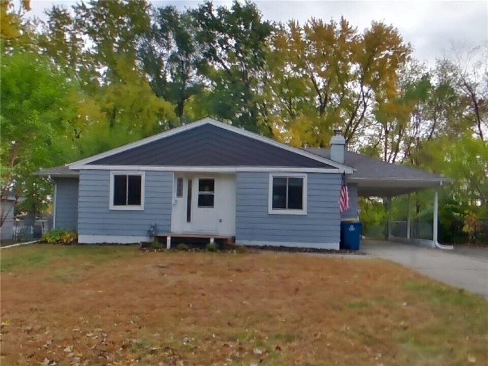 5406 Utah Ave N in Minneapolis, MN - Building Photo