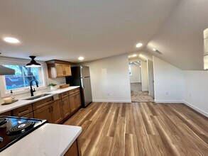 210 E Canal St in Hummelstown, PA - Building Photo - Building Photo