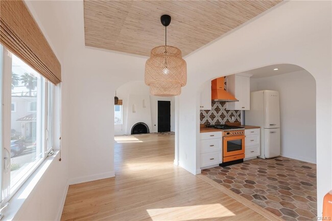 912 8th Pl in Hermosa Beach, CA - Building Photo - Building Photo