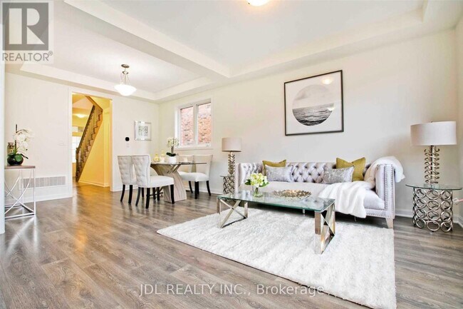 16 Casely Ave. in Richmond Hill, ON - Building Photo - Building Photo