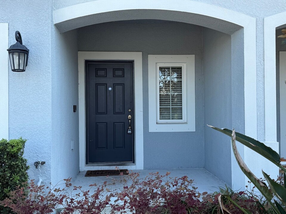7212 Grand Elm Dr in Riverview, FL - Building Photo