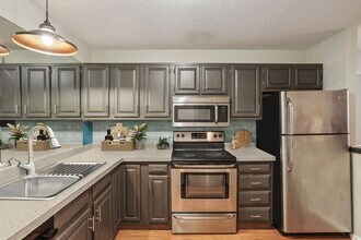 4625 Minnetonka Blvd, Unit 107 in Minneapolis, MN - Building Photo - Building Photo