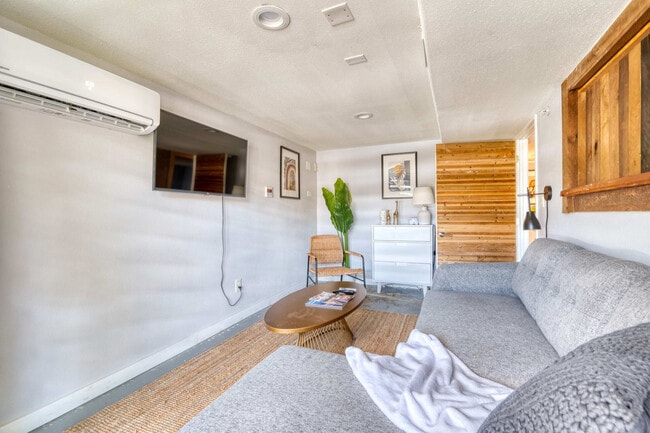 1616 NW Northrup St in Portland, OR - Foto de edificio - Building Photo