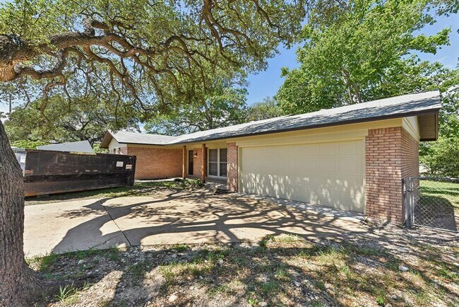 11702 N Oaks Dr in Austin, TX - Building Photo - Building Photo