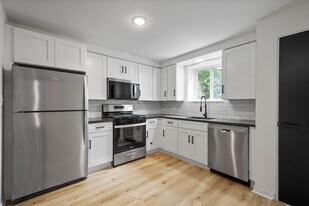 129 Fountain St - Apartment C in Pittsburgh, PA - Building Photo