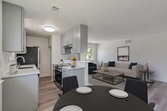 34818 Starling Dr in Union City, CA - Building Photo - Building Photo