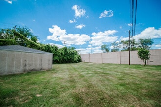 3048 Carskaddon Ave, Unit 3 in Toledo, OH - Foto de edificio - Building Photo