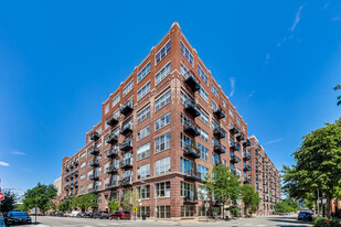 1500 W Monroe St, Unit 117 in Chicago, IL - Building Photo
