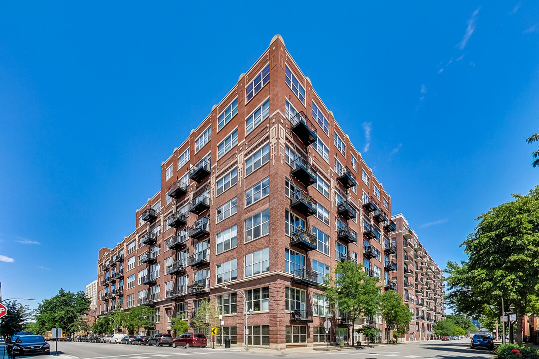 1500 W Monroe St, Unit 117 in Chicago, IL - Building Photo