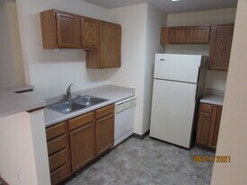 10 Woodridge Ct in Madison, WI - Building Photo