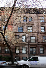 47 W 69th St in New York, NY - Building Photo - Building Photo