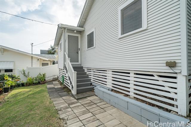 property at 2646 Oahu Ave