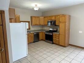 465 3rd Ave, Unit 1 in Newport, MN - Building Photo