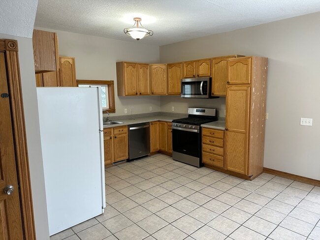 property at 465 3rd Ave