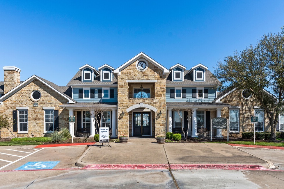 Ranch View Townhomes in Greenville, TX - Building Photo