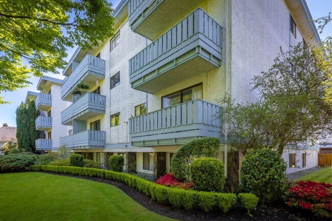 property at 477 Superior St