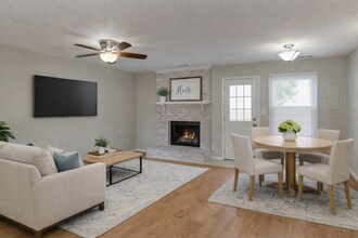 425 Rennie Ct in Virginia Beach, VA - Foto de edificio - Building Photo