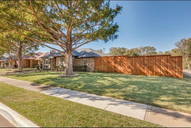 700 Stoneybrook Dr in Wylie, TX - Building Photo - Building Photo