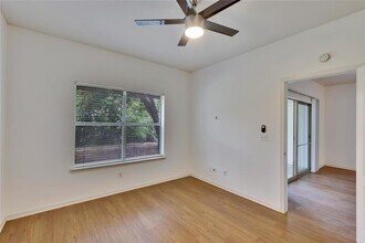 6000-9 Shepherd Mountain Cove in Austin, TX - Building Photo - Building Photo