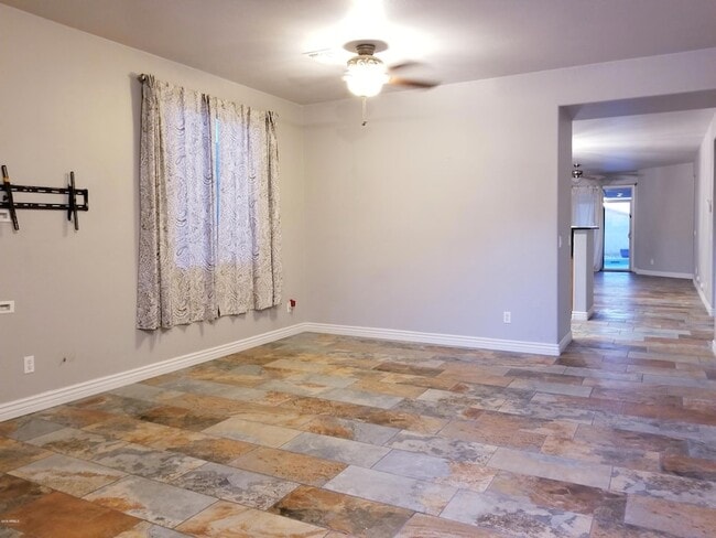 7410 W Darrel Rd in Phoenix, AZ - Building Photo - Building Photo