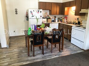 820 Edgebrook Dr-Unit -8 in Dekalb, IL - Building Photo - Building Photo