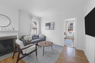 181 W 4th St in New York, NY - Building Photo - Building Photo