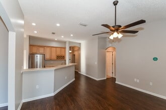 2653 Fernleaf Dr in Green Cove Springs, FL - Foto de edificio - Building Photo