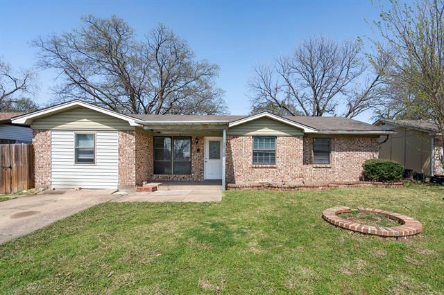 property at 1533 Meadowcrest Dr