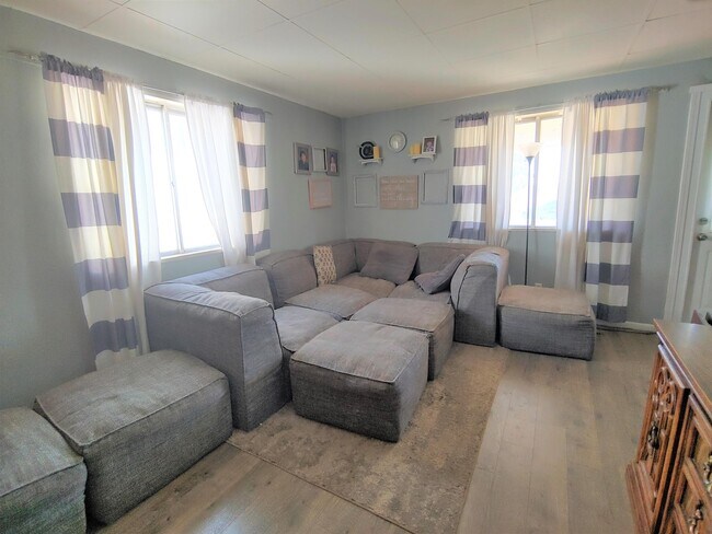 2513 E Evans Ave photo'