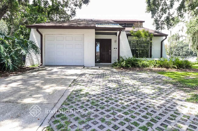 property at 3101 Sandspur Dr