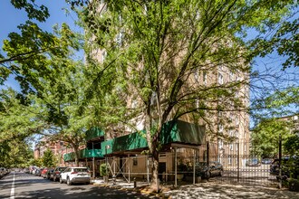 209 Lincoln Pl in Brooklyn, NY - Foto de edificio - Building Photo