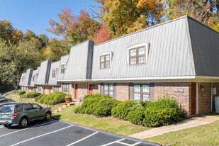 Trails of Signal Mountain in Chattanooga, TN - Building Photo