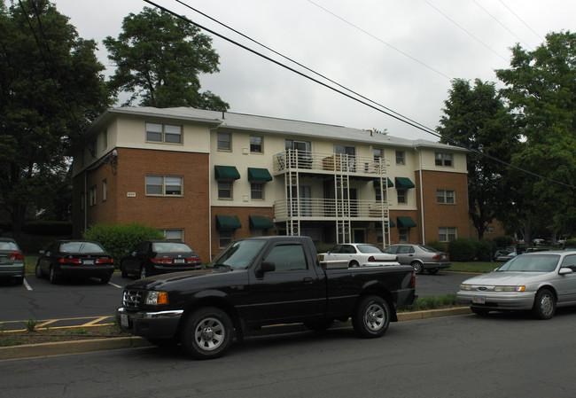 1655-1675 21st St in Arlington, VA - Building Photo - Building Photo