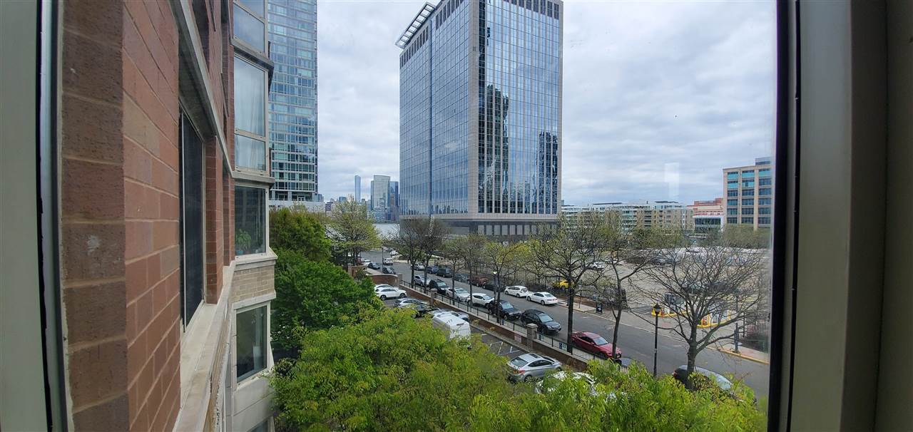 20 2nd St in Jersey City, NJ - Building Photo