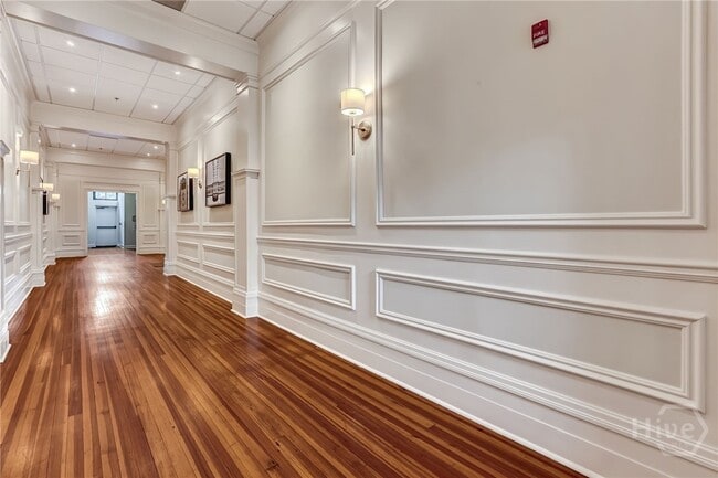 9 W York St in Savannah, GA - Building Photo - Building Photo