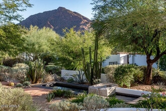 6723 N Desert Fairways Dr in Paradise Valley, AZ - Building Photo - Building Photo