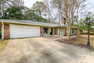 1688 Vine Ave in Niceville, FL - Building Photo - Building Photo