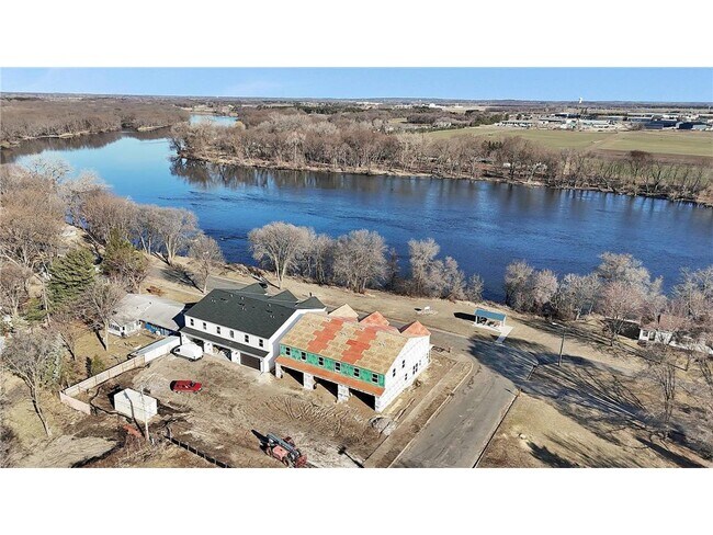 18535 Levee St in Dayton, MN - Foto de edificio - Building Photo