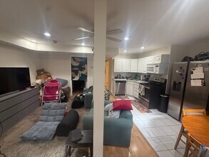 18 Dean Rd, Unit GA in Brookline, MA - Foto de edificio - Building Photo