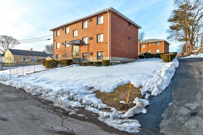 72 Martensen St in Quincy, MA - Building Photo - Building Photo