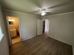 1524 Mosstree Rd, Unit D in North Charleston, SC - Foto de edificio - Building Photo